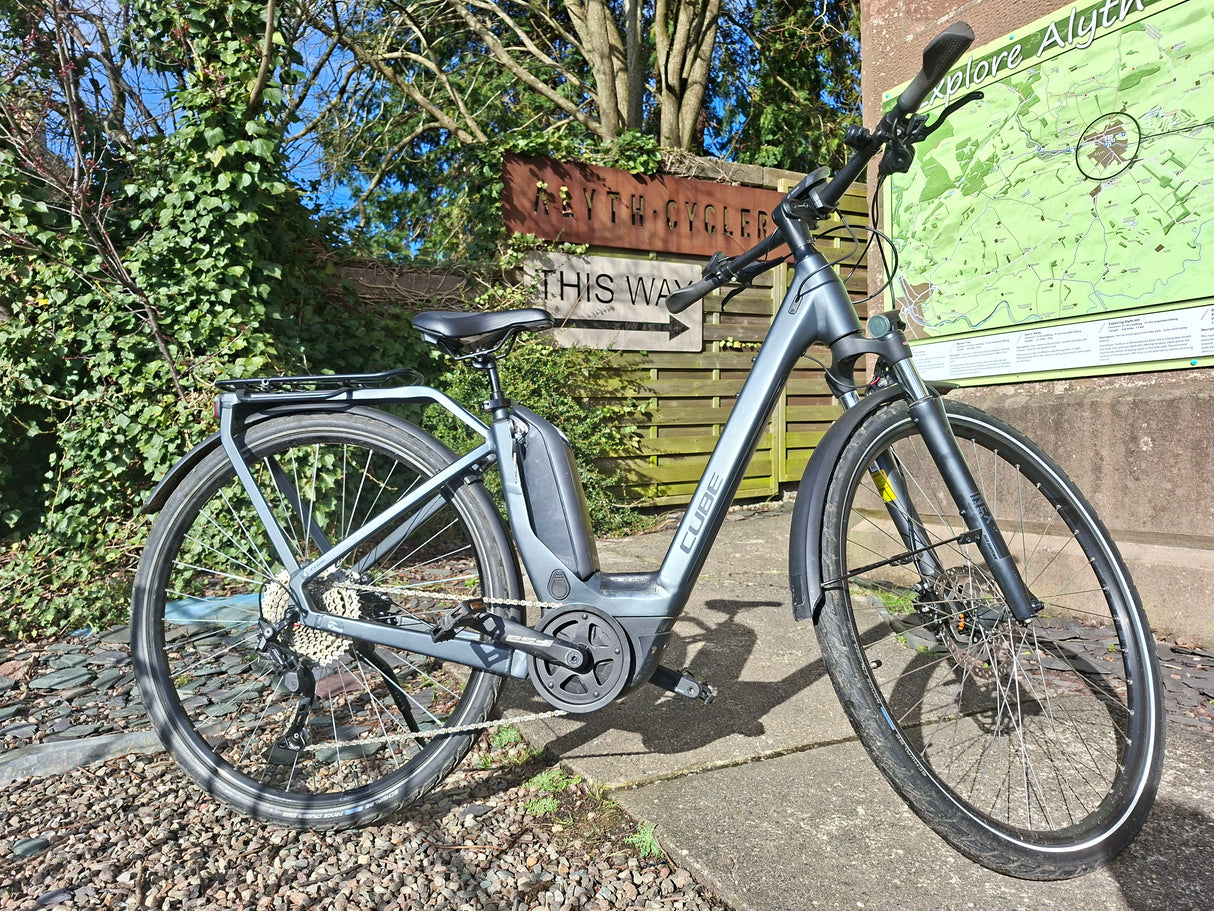 Cube Touring (46cm/Size small/Trade in to clear)