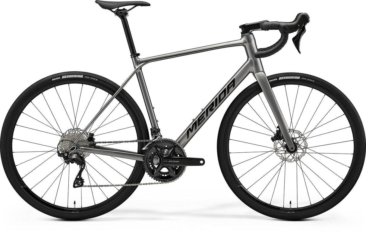 Scultura Endurance 400 - Gunmetal Grey (Black) - MY26