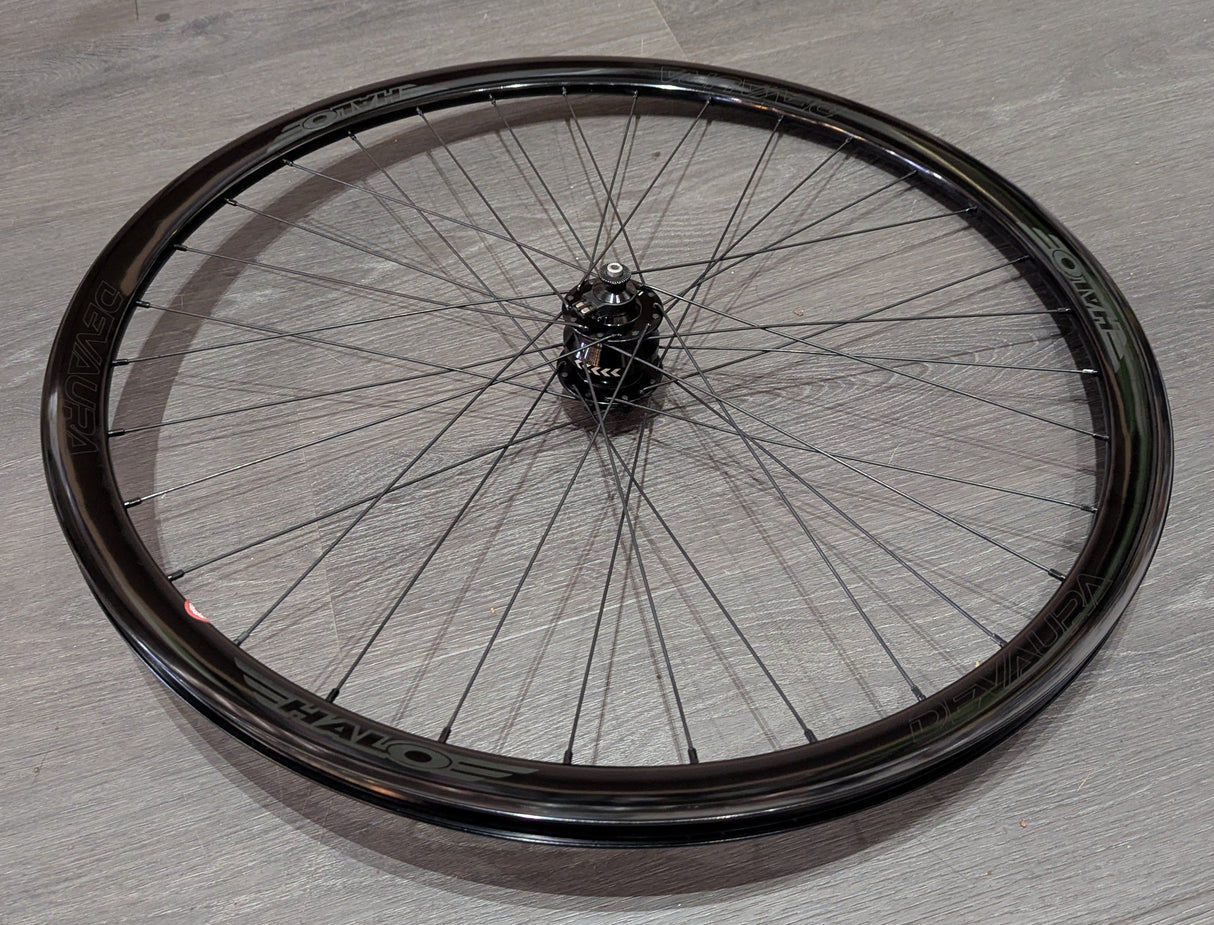 Halo Devaura 32 spoke front wheel with 135mm QR 6 bolt SP Dynamo hub NOS